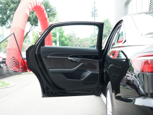 2022A(y)8L 50 TFSI quattro m͵ذ ܇T