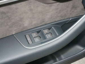 2022A(y)8L 50 TFSI quattro m͵ذ ܇ƅ^(q)