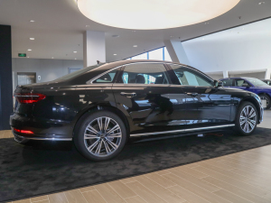 2022A8L 55 TFSI quattro F͵ذ w^