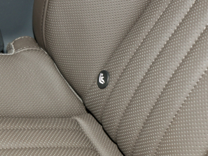 2022A(y)8L 55 TFSI quattro F͵ذ g