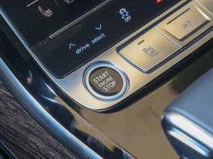 2022A8L 55 TFSI quattro F͵ذ п؅^