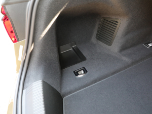 2022A(y)8L Horch(chung)ʼ˰  g