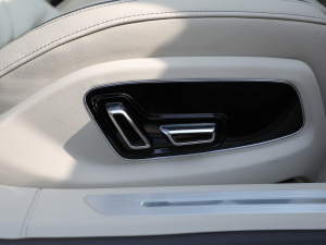 2022A(y)8L Horch(chung)ʼ˰  g