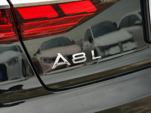2022A8L 55 TFSI quattro A͵ذ ^