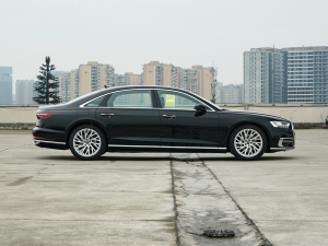 2022款A8L 50 TFSI quattro 豪华型典藏版 正侧（右）