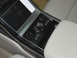 2022A(y)8L Horch(chung)ʼ˰  g