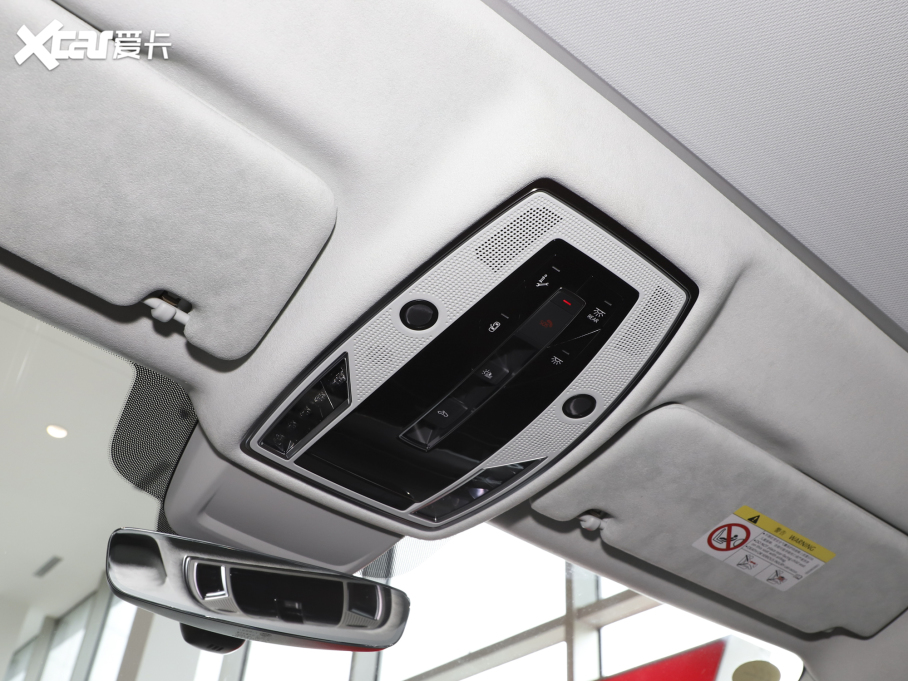 2022WS8 S8L 4.0TFSI quattro ذ