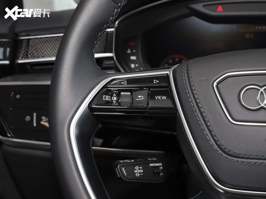 2022WS8 S8L 4.0TFSI quattro ذ