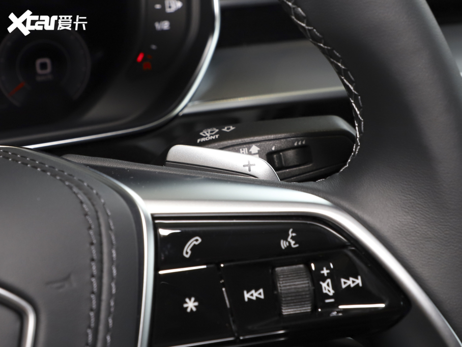 2022WS8 S8L 4.0TFSI quattro ذ