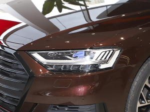 2022S8L 4.0TFSI quattro ذ 