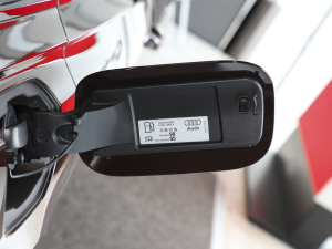 2022S8L 4.0TFSI quattro ذ (x)(ji)^