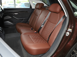 2022S8L 4.0TFSI quattro ذ 