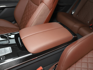 2022S8L 4.0TFSI quattro ذ 