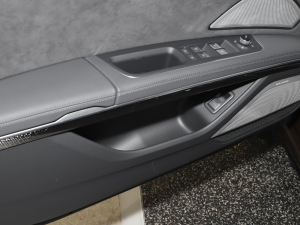 2022S8L 4.0TFSI quattro ذ ǰTg