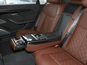 2022S8L 4.0TFSI quattro ذ ֹ