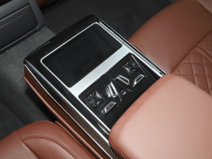 2022S8L 4.0TFSI quattro ذ g