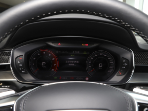 2022S8L 4.0TFSI quattro ذ x