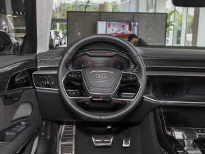 2022S8L 4.0TFSI quattro ذ P(pn)