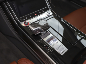 2022S8L 4.0TFSI quattro ذ QU