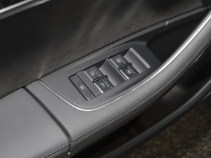 2022S8L 4.0TFSI quattro ذ ܇ƅ^(q)