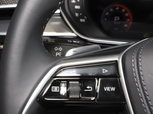 2022S8L 4.0TFSI quattro ذ п؅^(q)