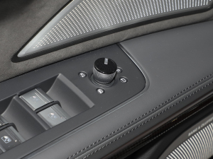 2022S8L 4.0TFSI quattro ذ п؅^