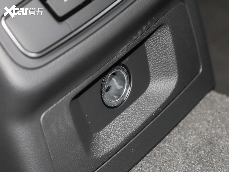 2022WA5 Sportback 40 TFSI r