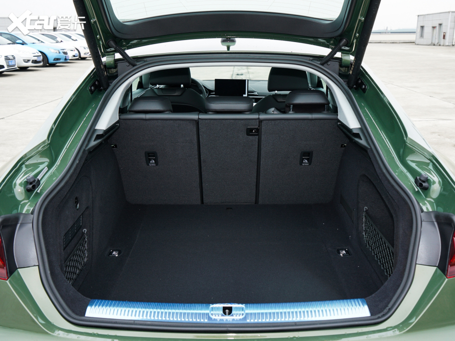 2022?yun)WA5 Sportback 40 TFSI quattro A(dng)