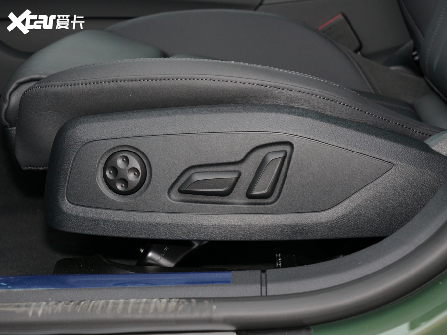 2022?yun)WA5 Sportback 40 TFSI quattro A(dng)