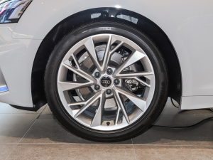 2022款Sportback 40 TFSI 时尚致雅型 轮圈