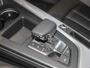 2022款Sportback 40 TFSI 时尚致雅型 换挡杆