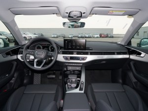 2022款Sportback 45 TFSI quattro 臻选动感型 内饰全景