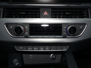 2022Sportback 45 TFSI quattro xӸ {{