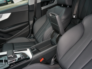 2022Sportback 40 TFSI quattro AӸ g