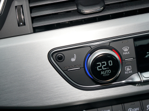 2022Sportback 40 TFSI quattro AӸ g