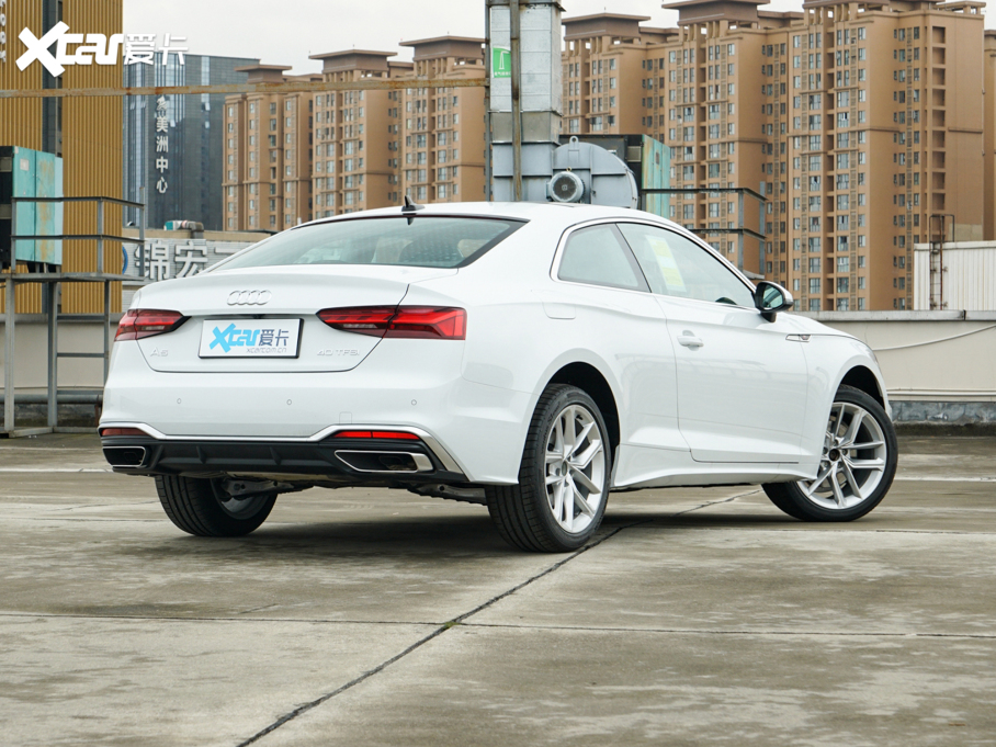 2022WA5 Coupe Coupe 40 TFSI rЄӸ