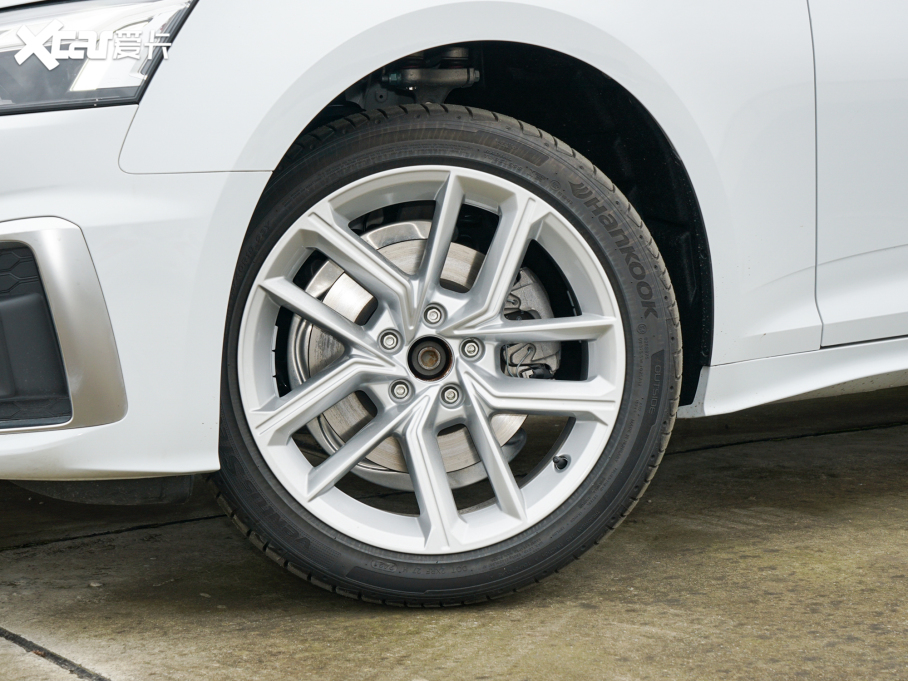 2022WA5 Coupe Coupe 40 TFSI rЄӸ