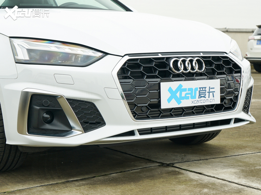 2022WA5 Coupe Coupe 40 TFSI rЄӸ