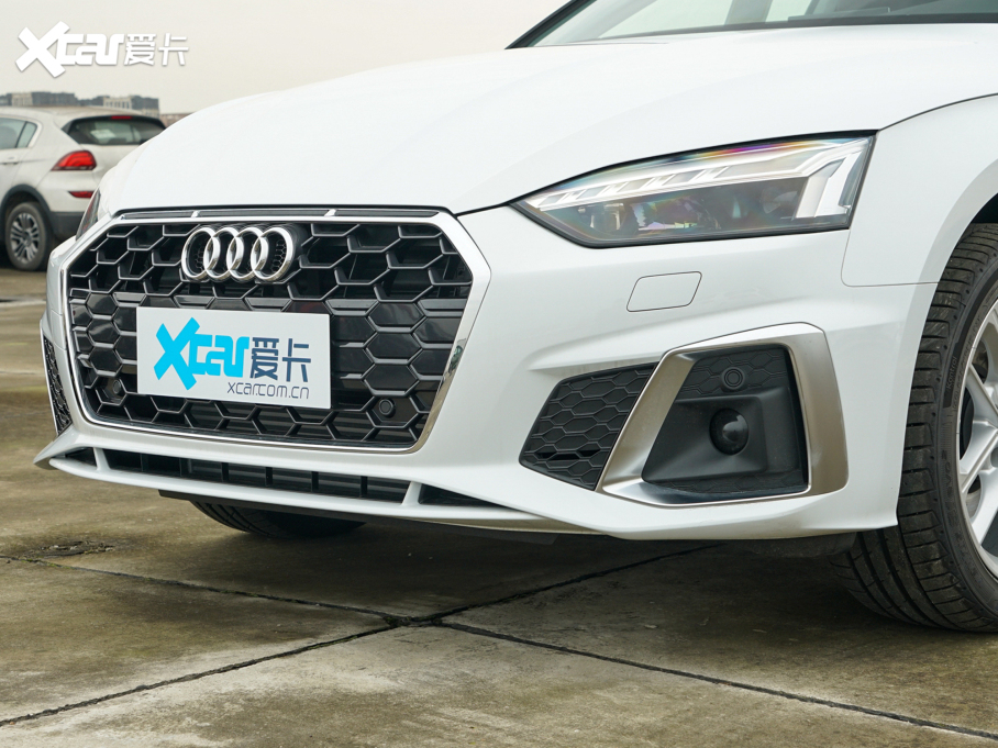 2022WA5 Coupe Coupe 40 TFSI rЄӸ