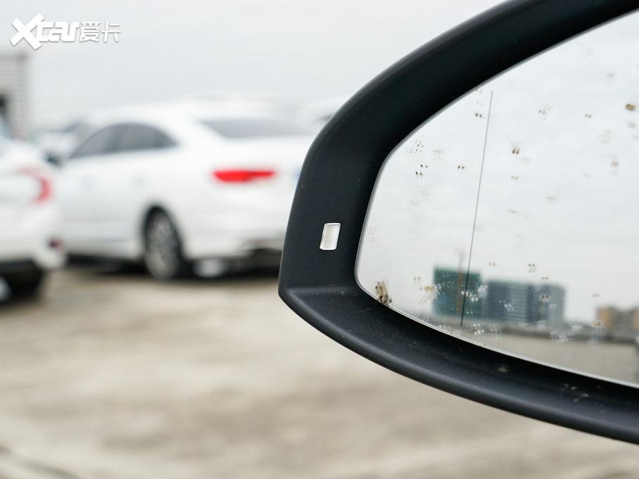 2022WA5 Coupe Coupe 40 TFSI rЄӸ