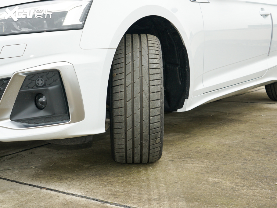 2022WA5 Coupe Coupe 40 TFSI rЄӸ