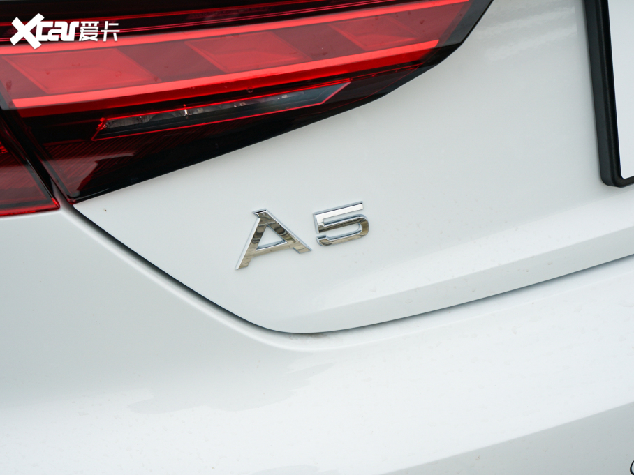 2022WA5 Coupe Coupe 40 TFSI rЄӸ