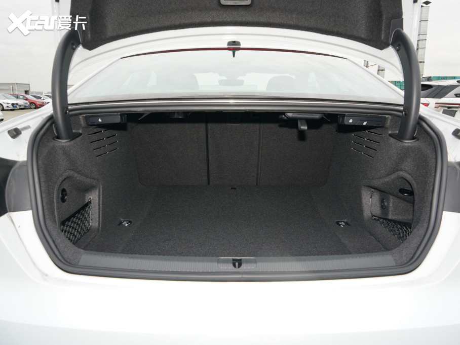 2022WA5 Coupe Coupe 40 TFSI rЄӸ