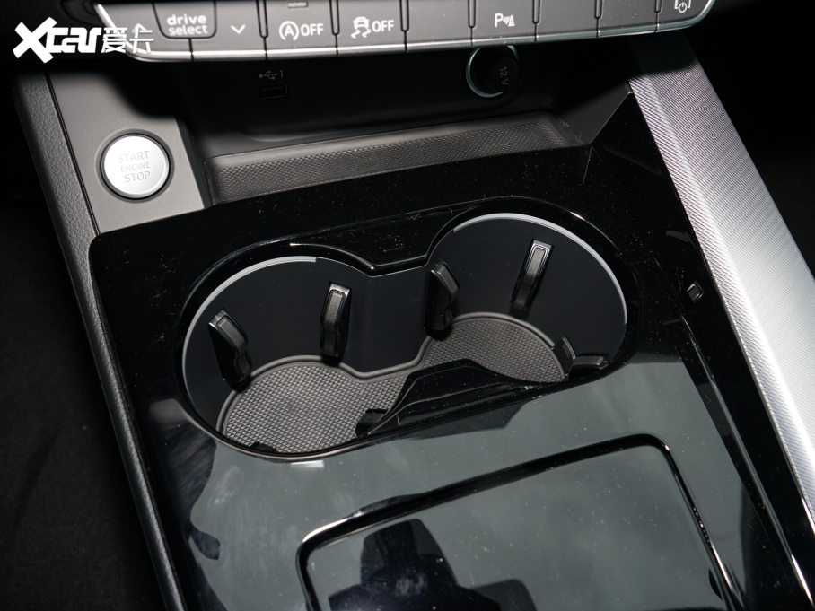 2022WA5 Coupe Coupe 40 TFSI rЄӸ