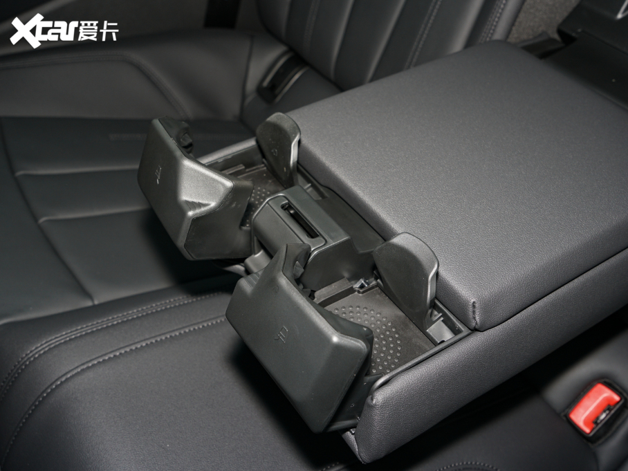 2022WA5 Coupe Coupe 40 TFSI rЄӸ