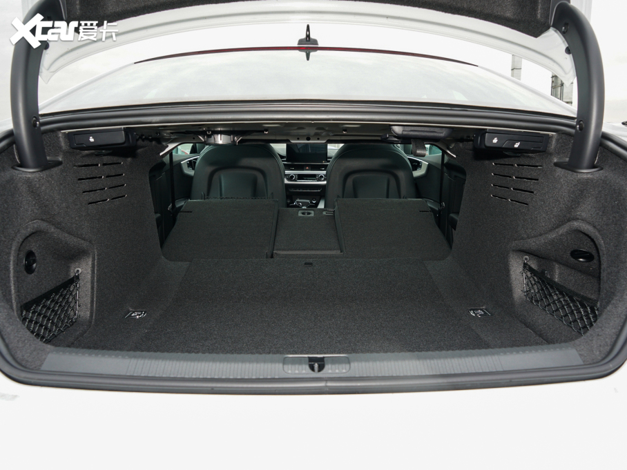 2022WA5 Coupe Coupe 40 TFSI rЄӸ