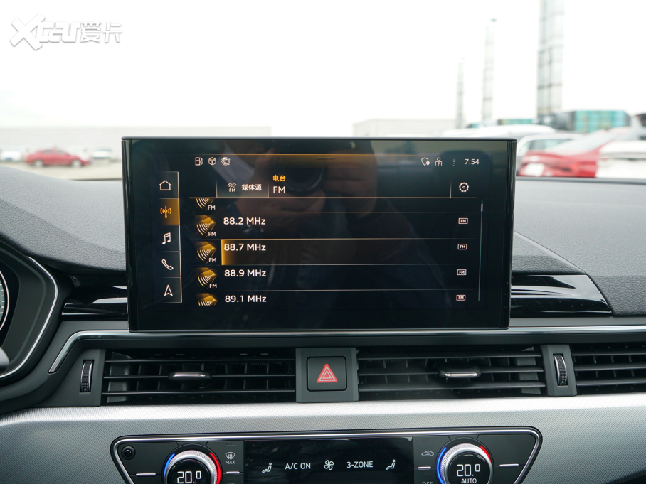 2022WA5 Coupe Coupe 40 TFSI rЄӸ