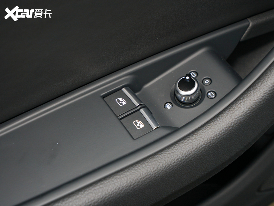 2022WA5 Coupe Coupe 40 TFSI rЄӸ