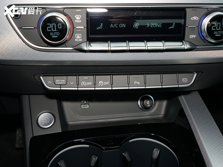 2022WA5 Coupe Coupe 40 TFSI rЄӸ