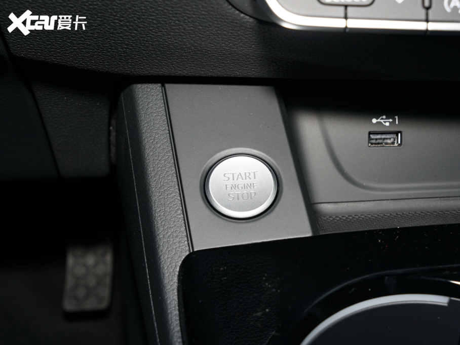 2022WA5 Coupe Coupe 40 TFSI rЄӸ